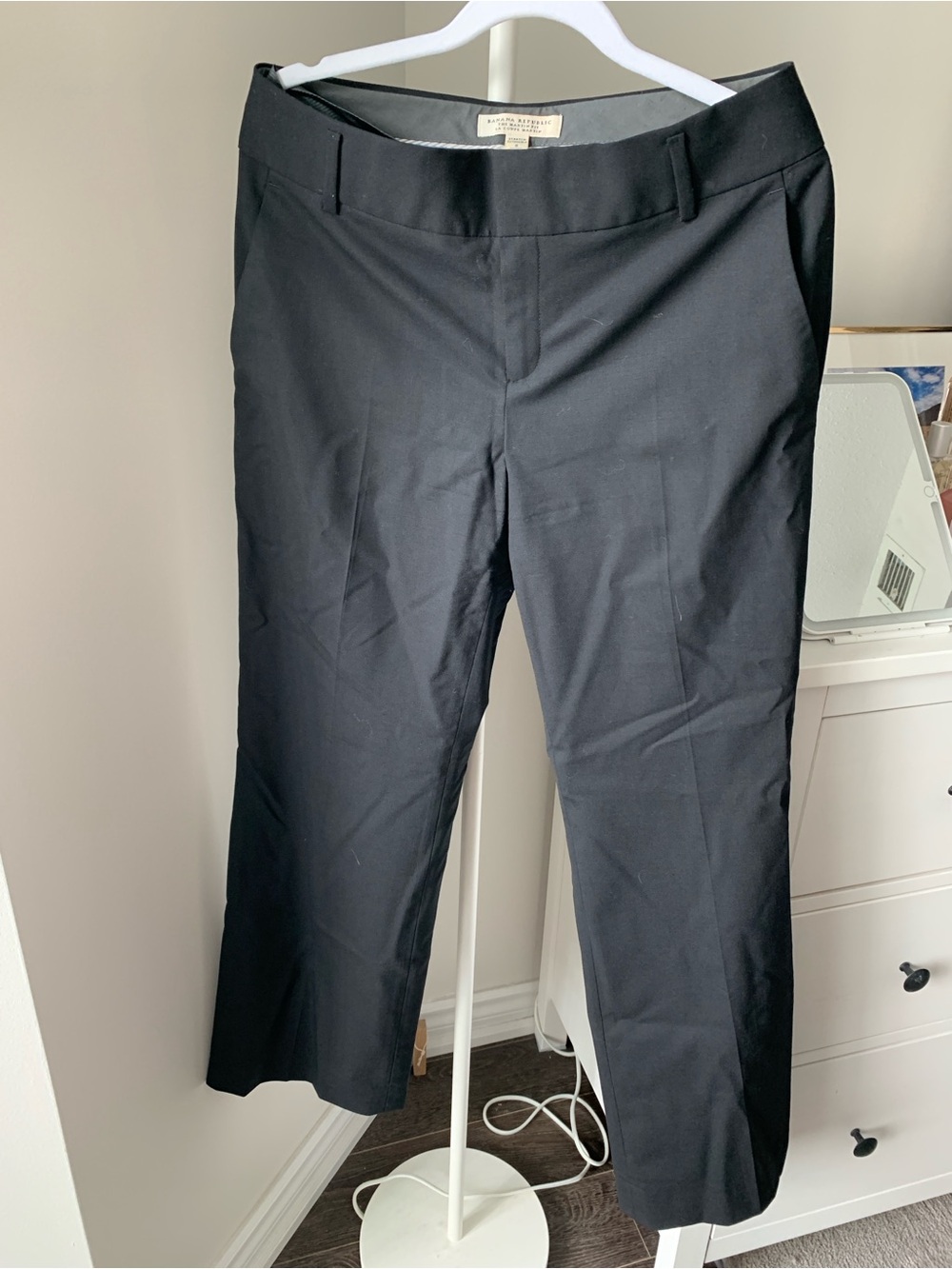 Banana Republic Black Trouser Dress Pants - 95% Wool